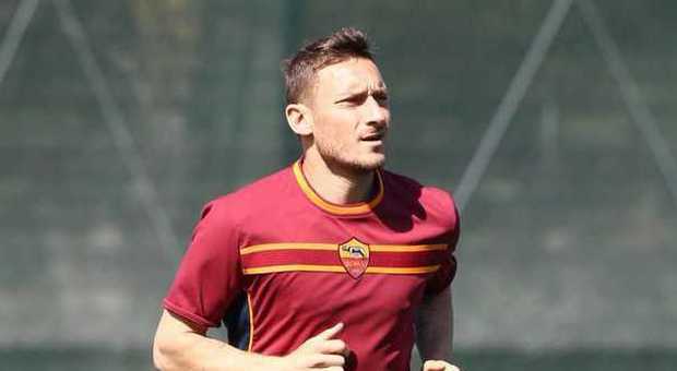 Nell'anticipo contro l'Atalanta Totti è alla guida dell'altra Roma