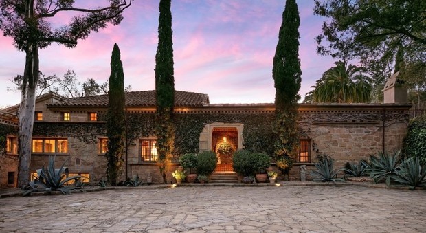immagine Ellen DeGeneres e la moglie Portia de Rossi vendono la villa di Montecito a 45 milioni di dollari