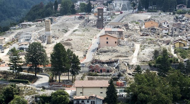 Amatrice, due anni fa il terremoto: le macerie restano caos per quelle dei privati