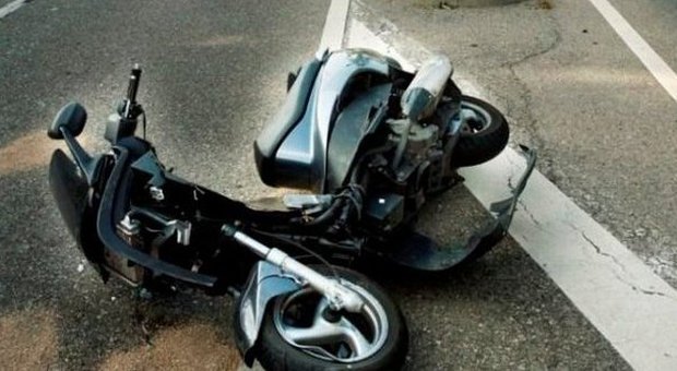 Scooter contro camion Un ferito a Villa Musone