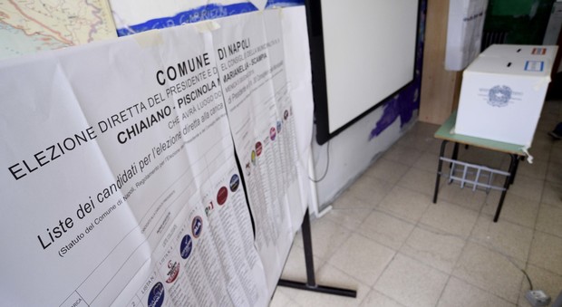 Comunali, l'affluenza nei principali comuni al voto in Campania| Leggi