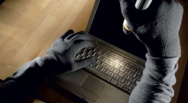 Quinto assalto notturno dei ladri di computer nelle scuole in 15 giorni