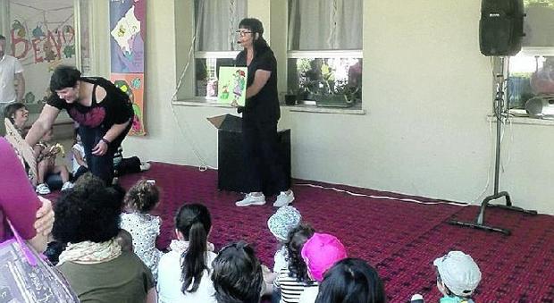 La lettura fa crescere i bambini della scuola in Tassina
