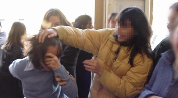 Verona, bambina di 9 anni presa a calci da compagno di classe: 18 ore in pronto soccorso