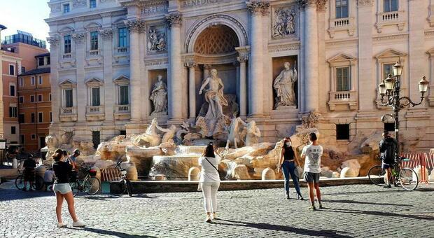 Roma, boom di turisti stranieri: le prenotazioni di settembre fanno riaprire altri 180 hotel
