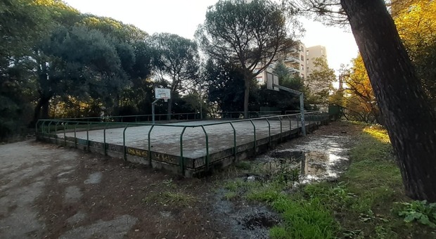 Via de Renzi, il parco è “vietato” ai bambini