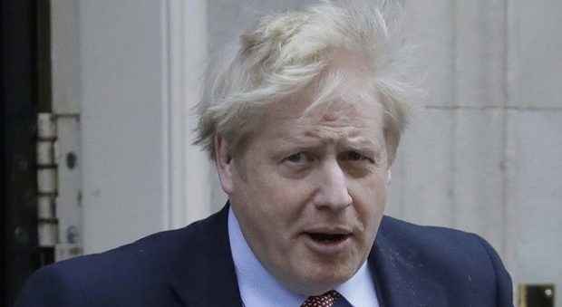 Boris Johnson dimesso dall'ospedale: «Ma non tornerà subito a lavoro» - IL VIDEO RINGRAZIAMENTO