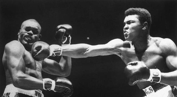 Muhammad Ali, fotoracconto del mito della boxe al Pan di Napoli