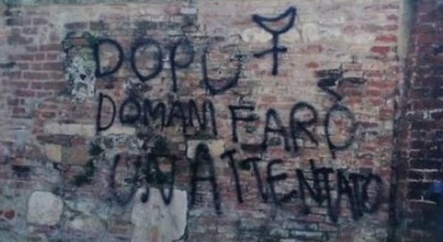 La scritta apparsa sul muro di Parco Querini