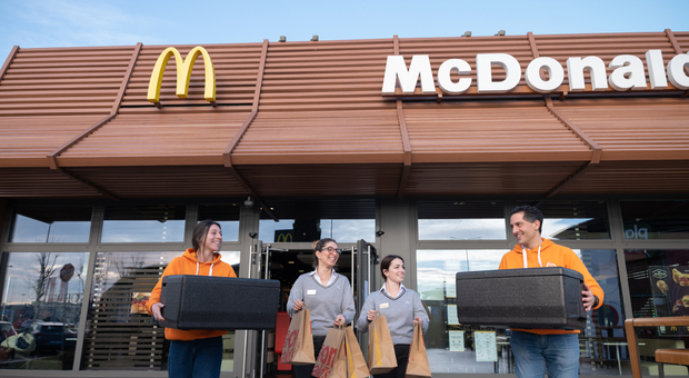 McDonald’s e Fondazione Ronald McDonald donano 120 pasti caldi a settimana, con Banco Alimentare Marche ETS
