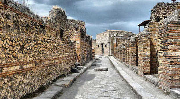 Incursione notturna negli scavi di Pompei, bloccata coppia di giovani