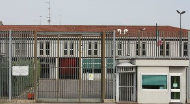 Dramma nel carcere di Montorio: detenuto si toglie la vita in cella
