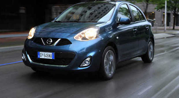 La nuova Nissan Micra durante le riprese per il filmato pubblicitario effettuate a Milano