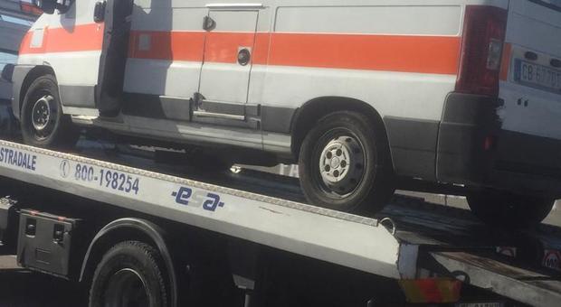 Napoli, sequestrata ambulanza nell'Ospedale del Mare: era senza assicurazione