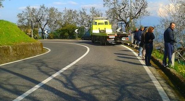 Sorrento, scooter si scontra con un furgone: muore 17enne