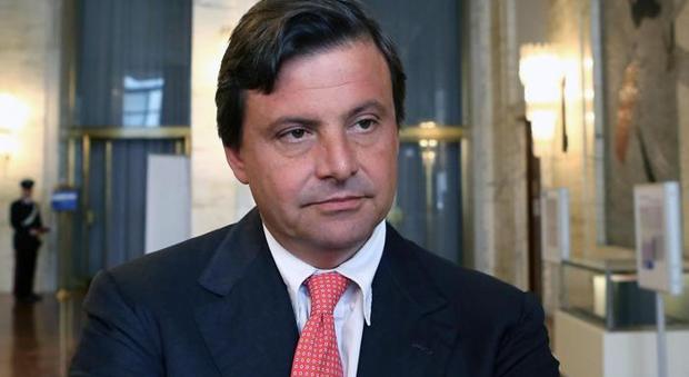 Alitalia, Calenda: «Con il no al referendum per l'azienda c'è il fallimento»
