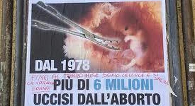 Papa Francesco scrive il prontuario per la santità, «combattere l'aborto e aiutare i poveri»