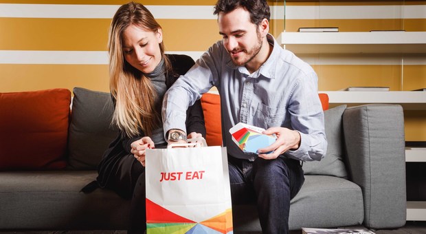 Napoli premia Just Eat. Ma il panuozzo è il piatto più trendy in tutta Italia