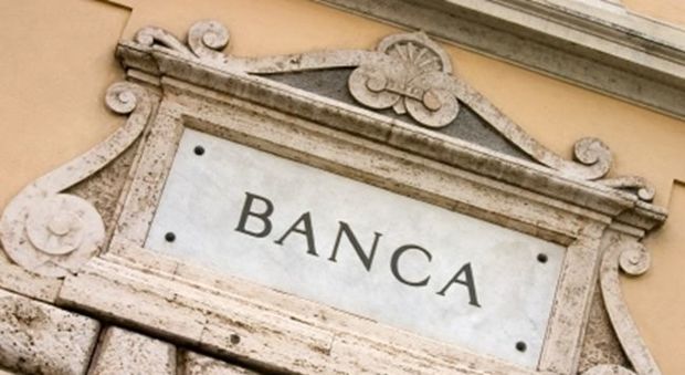 Renzi e Draghi difendono le banche italiane