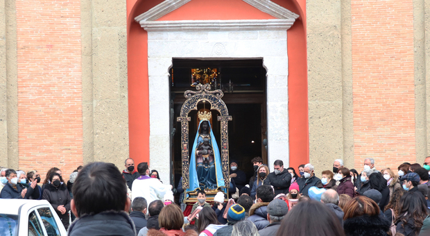 La Madonna della Libera di Moiano in processione