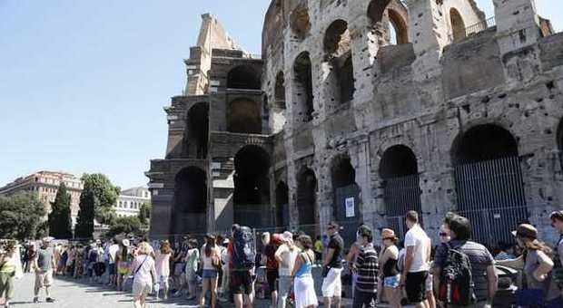 Domenica gratis, boom al Colosseo con quasi 35mila visitatori. Oltre 13mila a Pompei