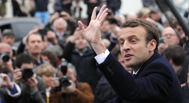 Elezioni in Francia, radio belga: «Macron e Melenchon in testa nei territori Oltremare»