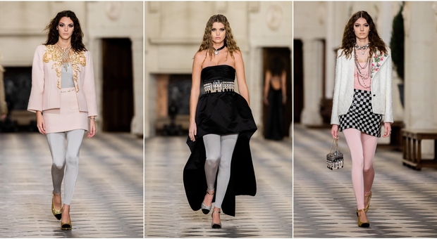 Chanel riesuma i leggings alla sfilata Métiers d'Art: ed è subito anni Duemila