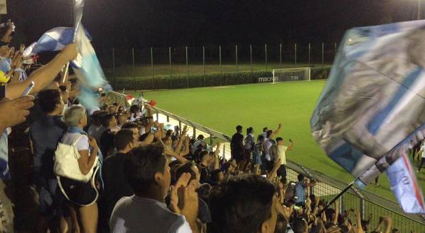 Lazio, notte di festa: 5 mila tifosi a Formello per la Supercoppa