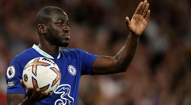 Kalidou Koulibaly con la maglia del Chelsea