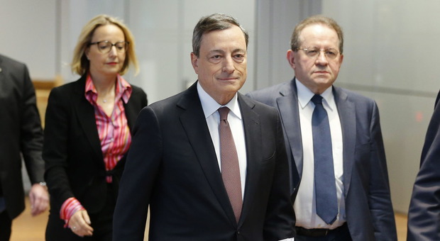 Draghi a Davos: «Ripresa frenata, ma ripartirà»