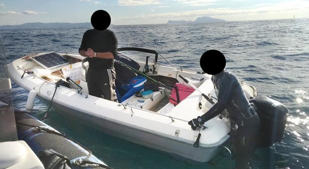 Napoli, fermati due pescatori di spigole nell'area marina protetta della Gaiola