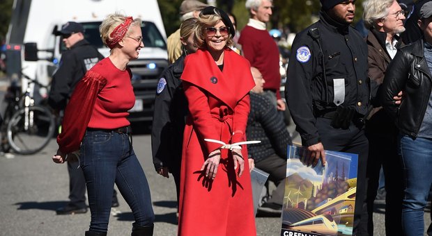 Jane Fonda e la battaglia per l'ambiente: «Mi ispiro a Greta e punto a farmi arrestare ogni venerdì»