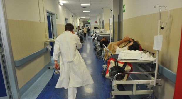Oncologo del Pascale di Napoli sceglie di operarsi a Milano: "Nella nostra regione la sanità funziona male"