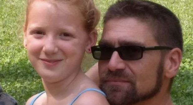 Padre e figlia di 11 anni morti nel frontale fra moto, il centauro della Kawasaki denunciato per omicidio stradale