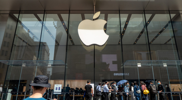 Apple, gli iPhone 14 saranno i primi con standard di ricarica unico