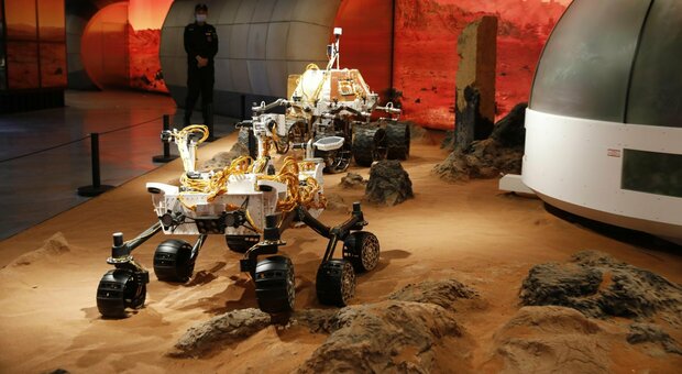 Marte, il rover cinese inizia a esplorare il pianeta