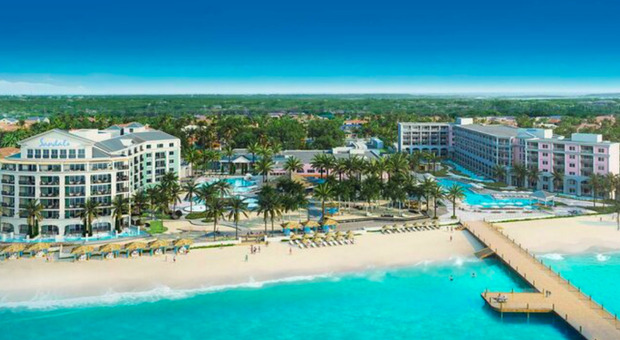 Bahamas, il giallo dei turisti morti nel resort di lusso. L'ipotesi choc: «Gas tossico nell'aria condizionata»