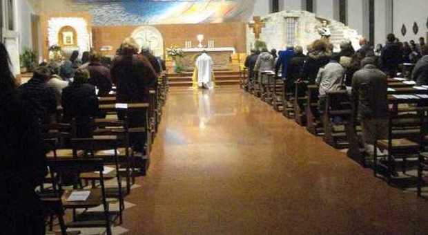 Il parroco prepara il Giubileo con preghiere no-stop in oratorio
