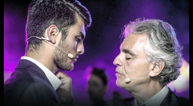 Sanremo 2019, Andrea Bocelli di padre in figlio: «Matteo, seguimi sul palco»