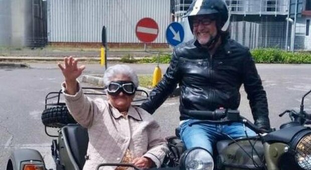 Nonna Finizia, 101 anni, festeggia il compleanno in sidecar dopo un'operazione al cuore: «Non è mai troppo tardi»