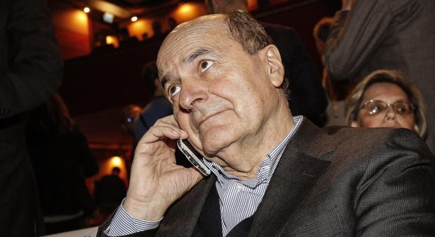 Legge elettorale, Bersani stronca la proposta del Pd: «Un pasticcio». Slitta al 5 giugno l'arrivo in Aula