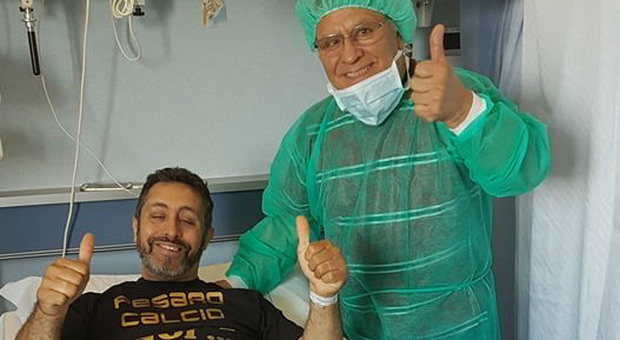 Miguel insieme al padre nel reparto dell'ospedale di Siena