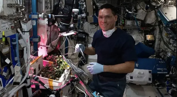 Frank Rubio a bordo della Stazione Spaziale Internazionale
