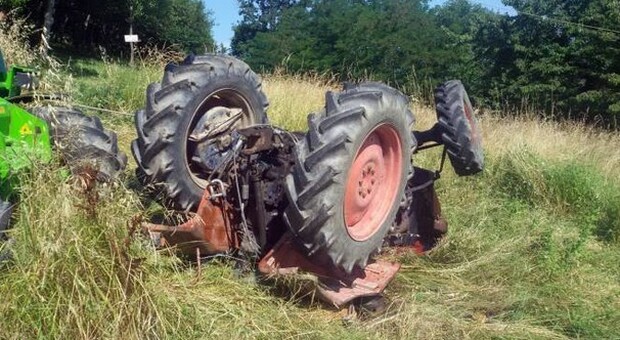 Avellino: il trattore si ribalta, muore schiacciato a 47 anni