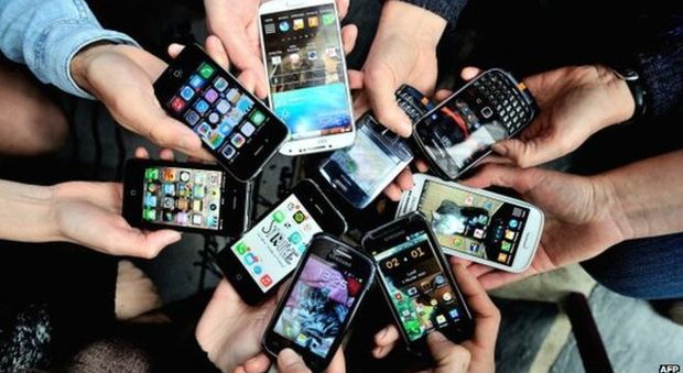 Smartphone, per quattro utenti su dieci è più importante di un amico