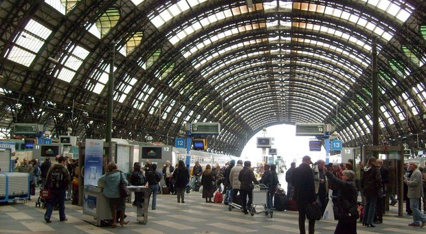 Maltempo, l'incubo del treno Lecce-Milano: partito alle 19.50 di martedì, è arrivato alle 15 di mercoledì