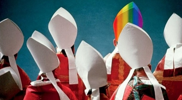 Lobby gay in Vaticano, il libro choc: «Otto preti su 10 sono omosessuali»