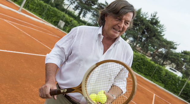 L'ex tennista Adriano Panatta davanti al suo centro sportivo, il Racquet Club di San Lazzaro a Treviso