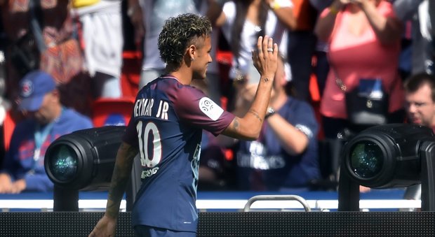 Niente transfer, slitta il debutto di Neymar col Psg