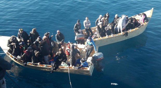Sbarchi in calo, ma è allarme Libia. Frontex: arrivi in Italia dimezzati